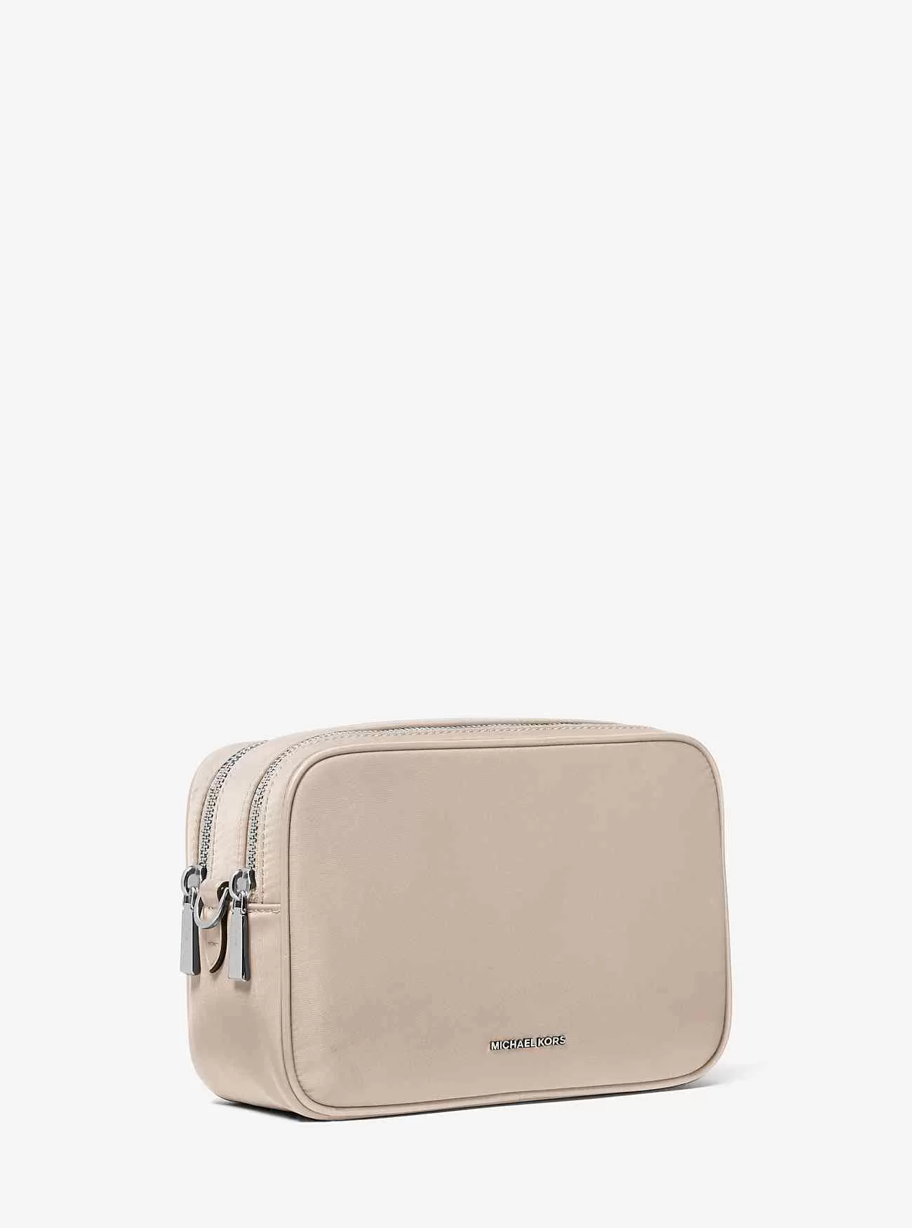 Bryant Medium Nylon Crossbody-väska Bryant Medium Nylon Crossbody-väska