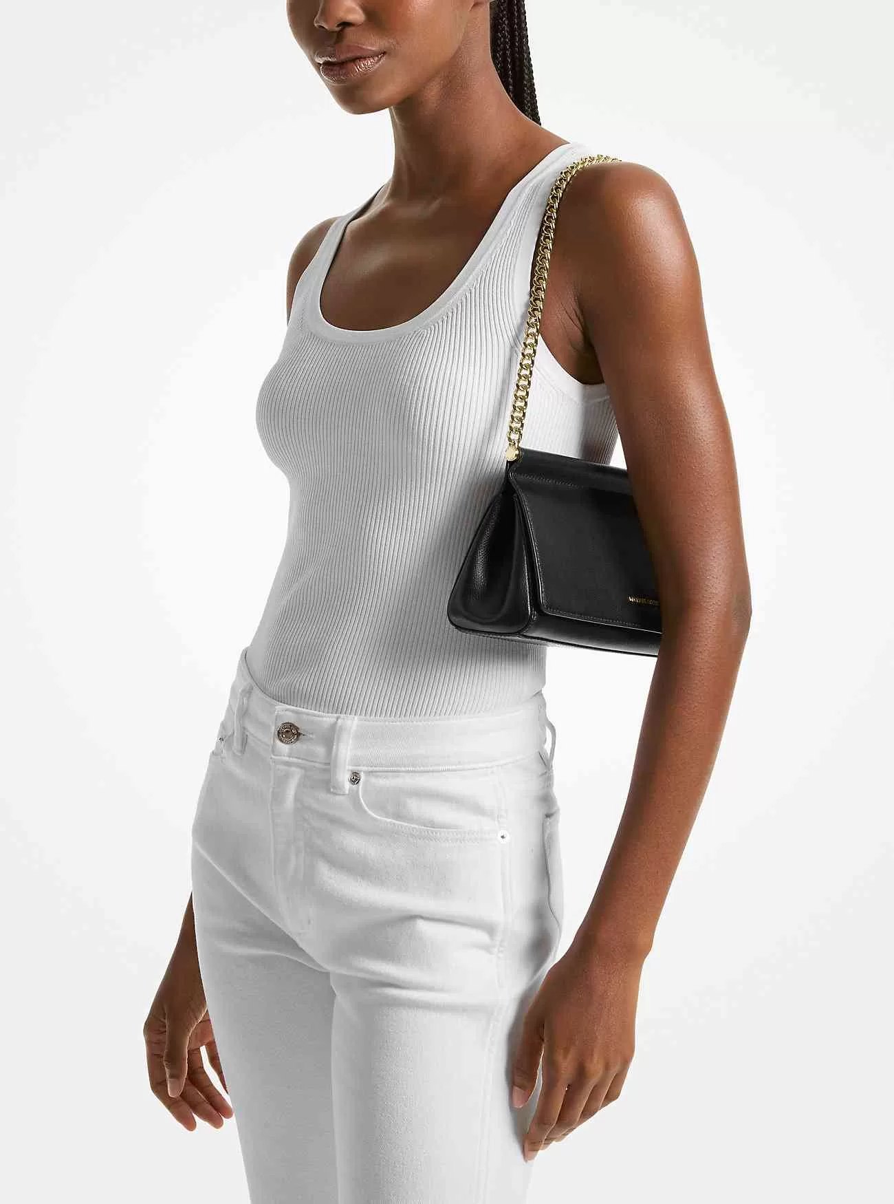 Carmine Medium Pebbled Läder Pochette Carmine Medium Pebbled Läder Pochette