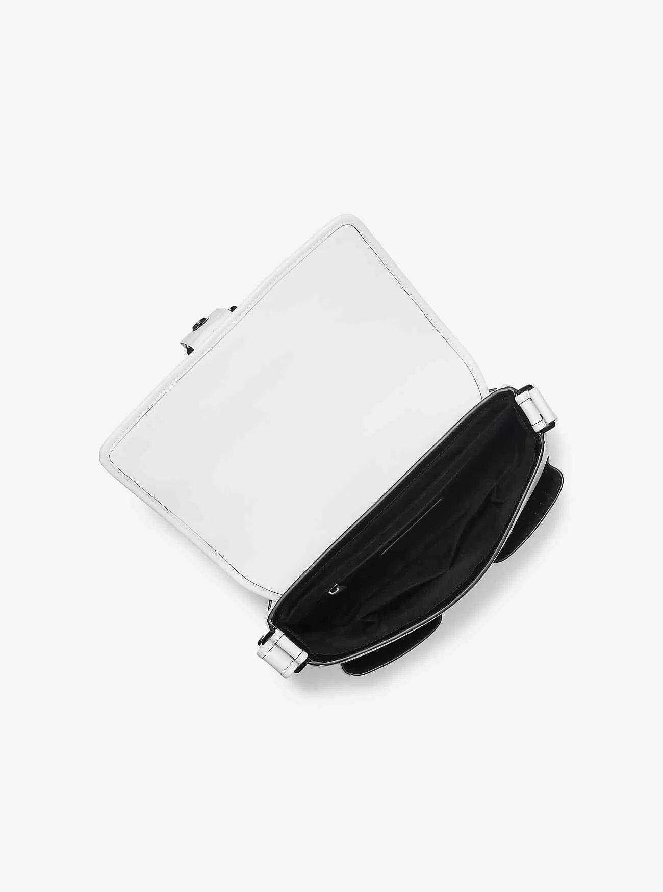 Colby Medium Grommeted Messenger Bag i läder