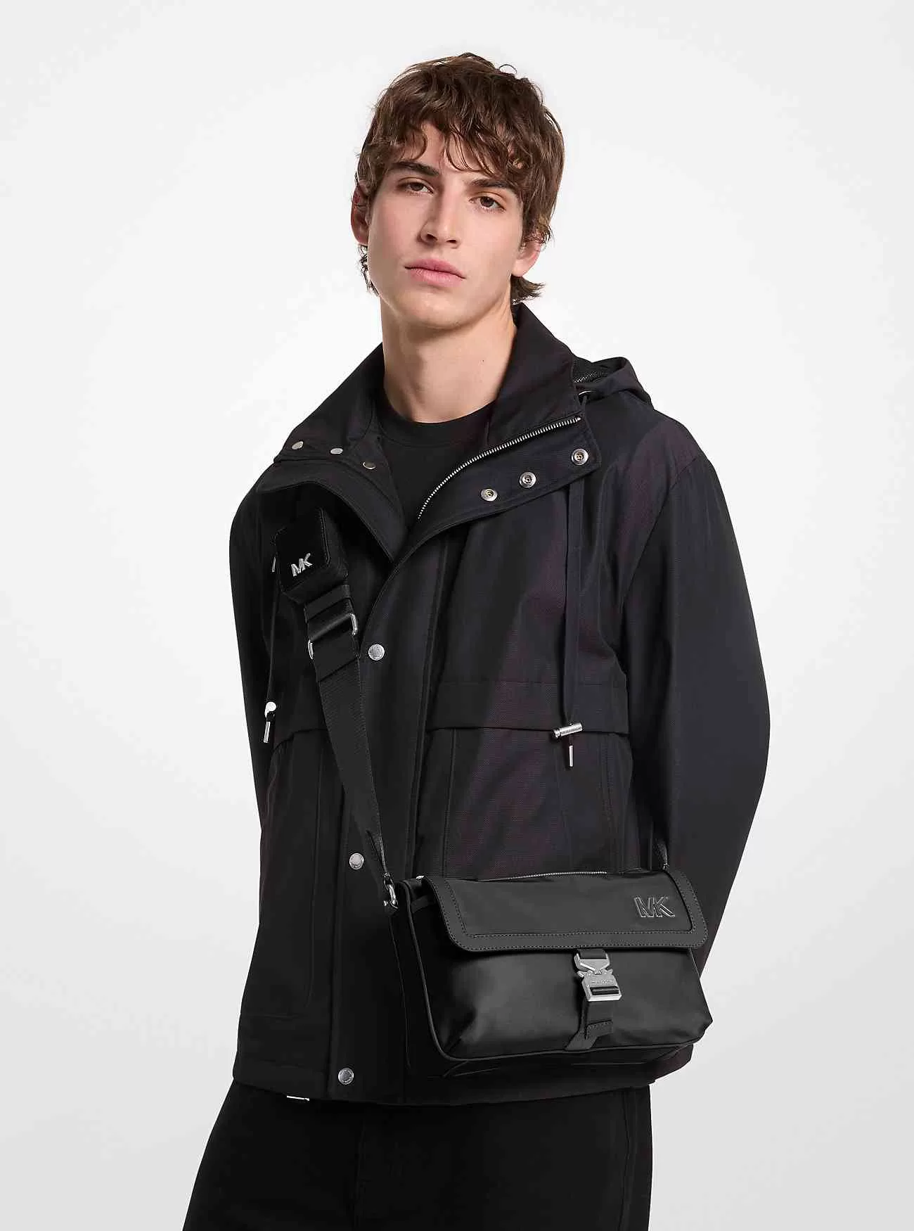 Eli Nylon Messenger Bag med dragkedja Eli Nylon Messenger Bag med dragkedja