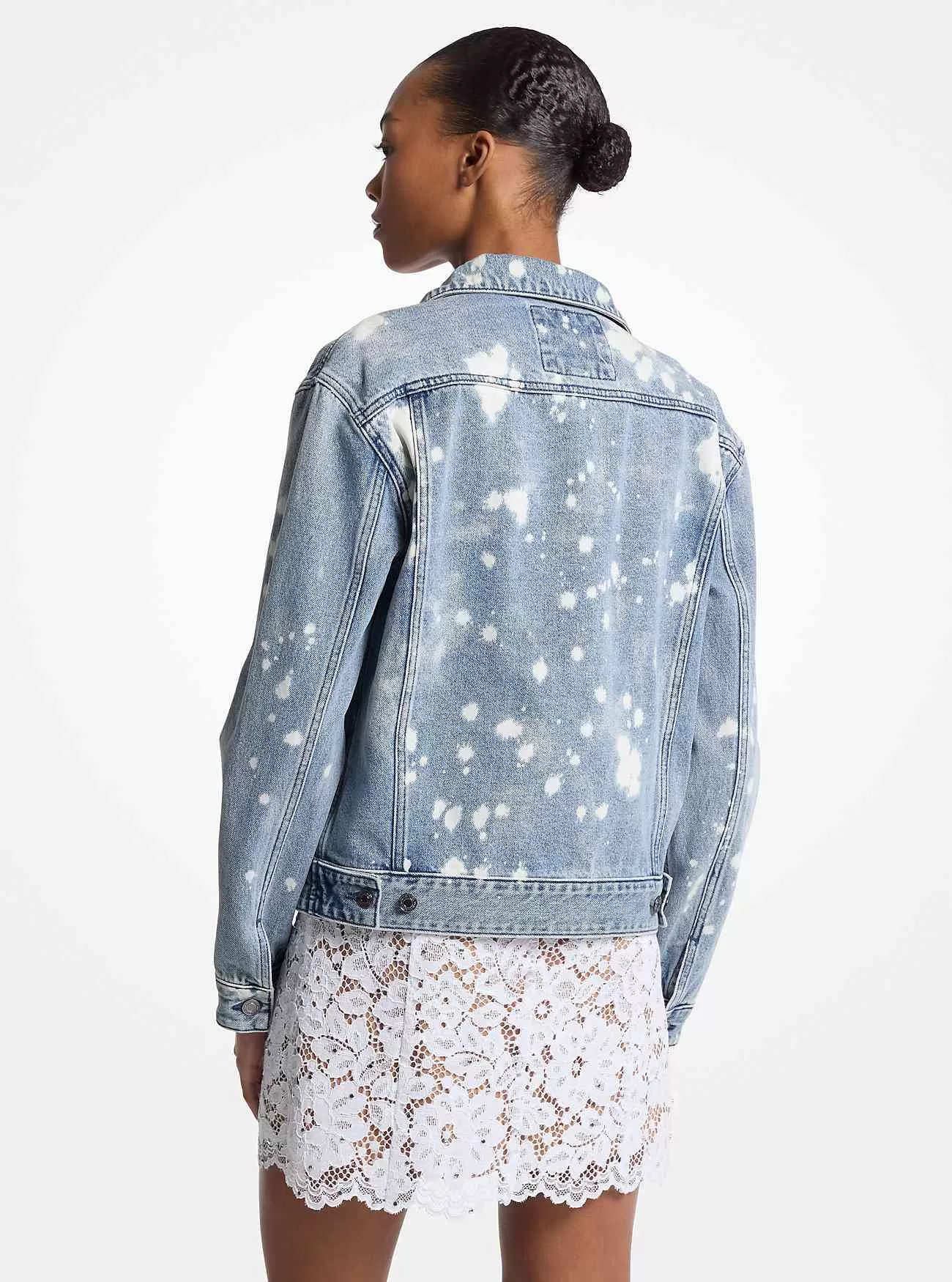 Handstänkt jeansjacka