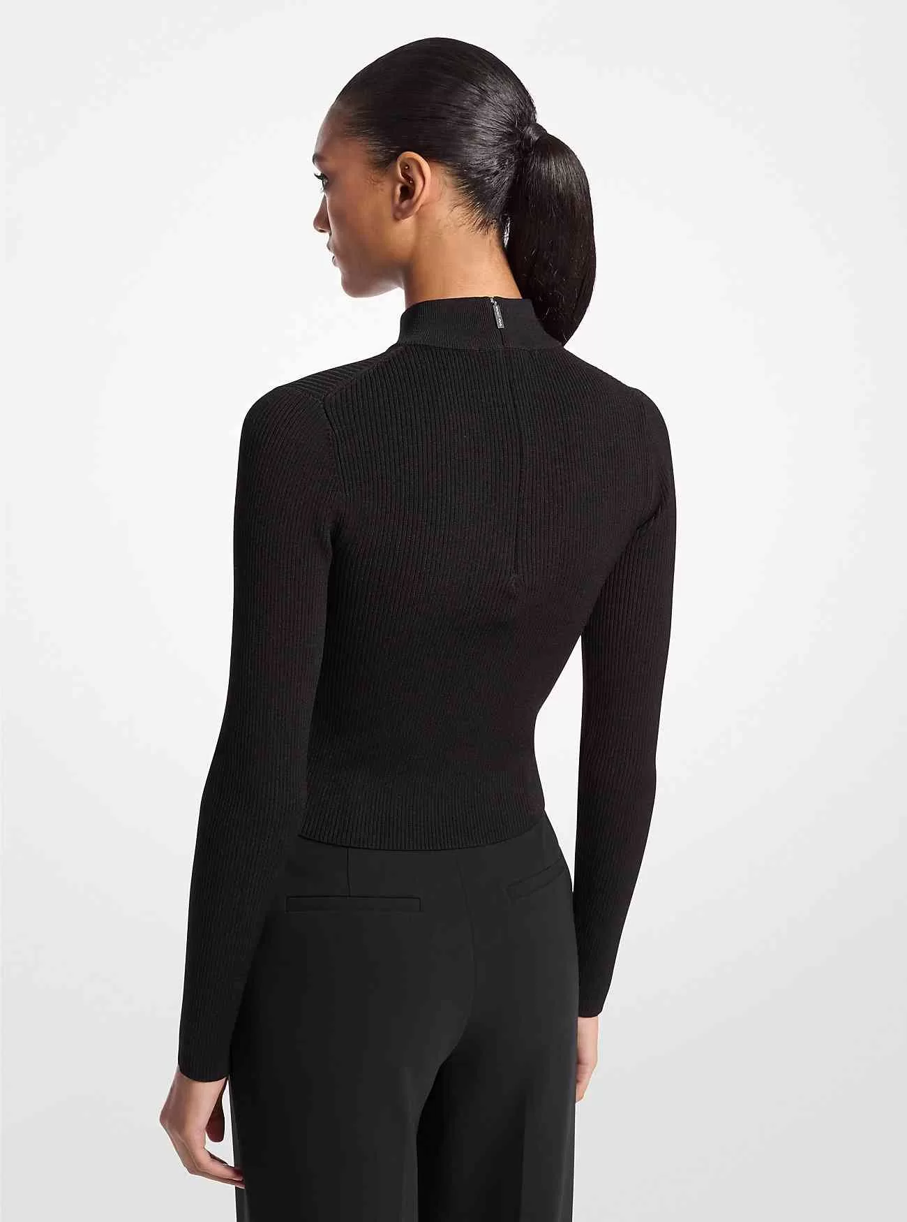 Ribbstickad mock-neck tröja Ribbstickad mock-neck tröja