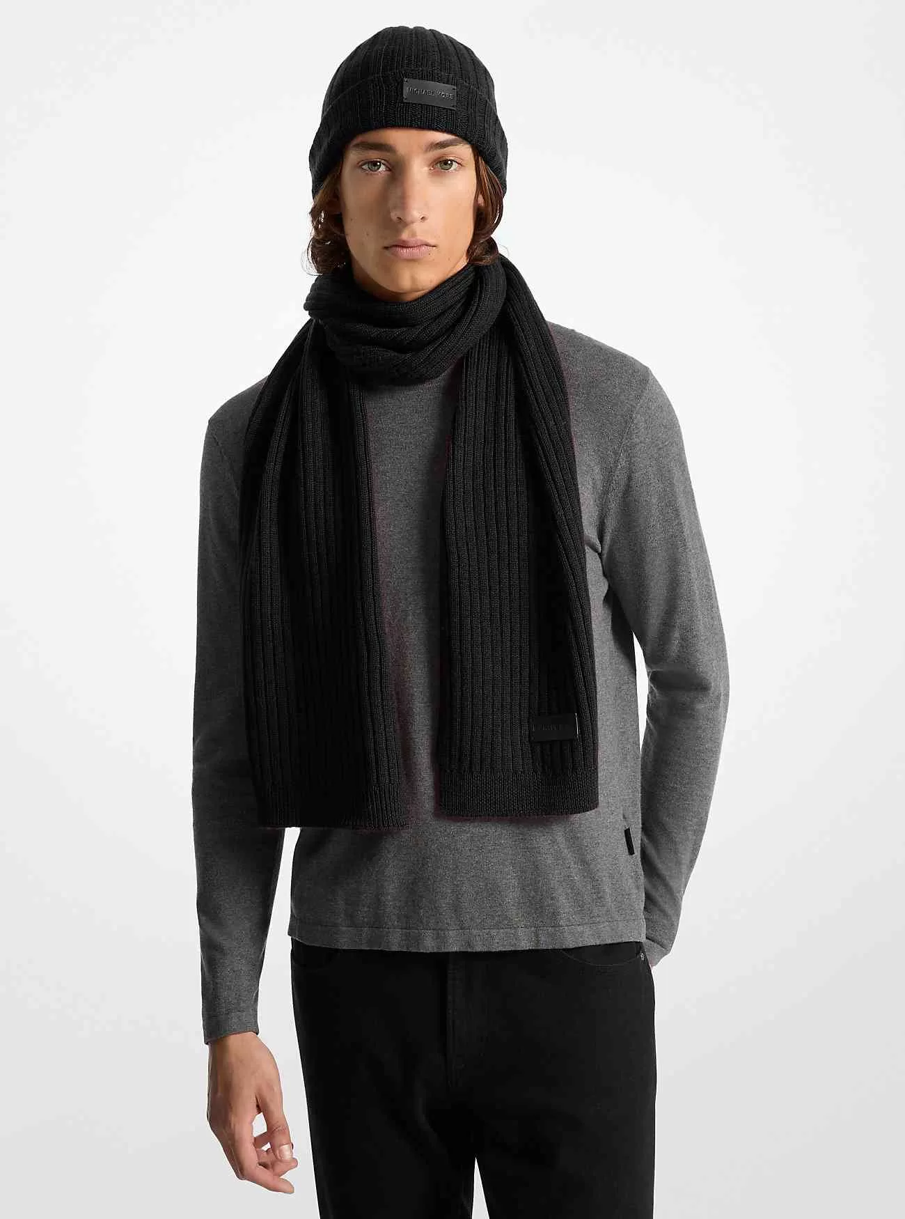 Ribbstickad mössa och halsduk Set Ribbstickad mössa och halsduk Set