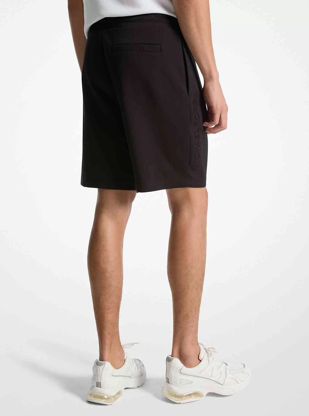 Shorts i bomullsblandning med präglad logotyp